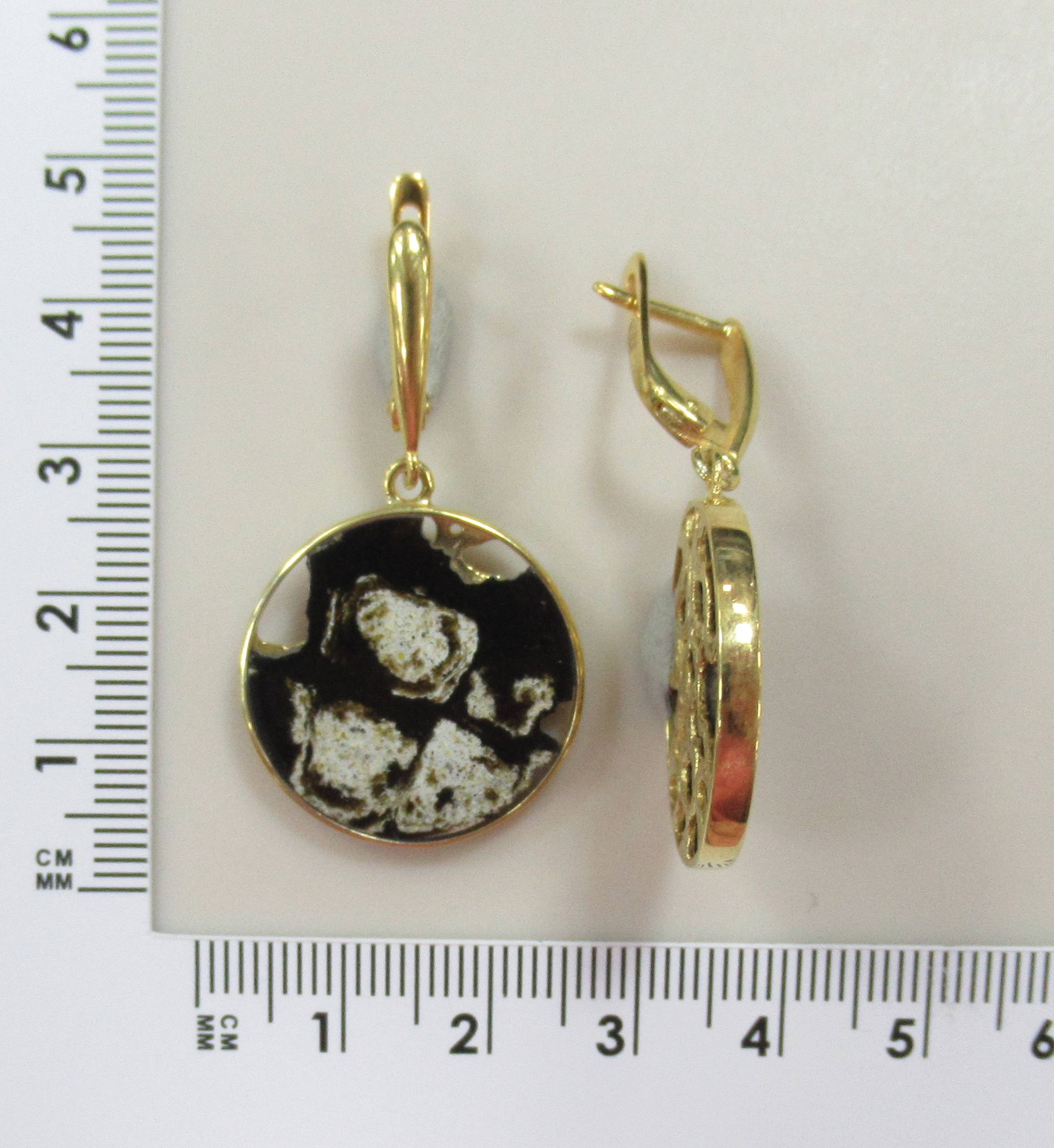 Серебряные серьги с янтарем